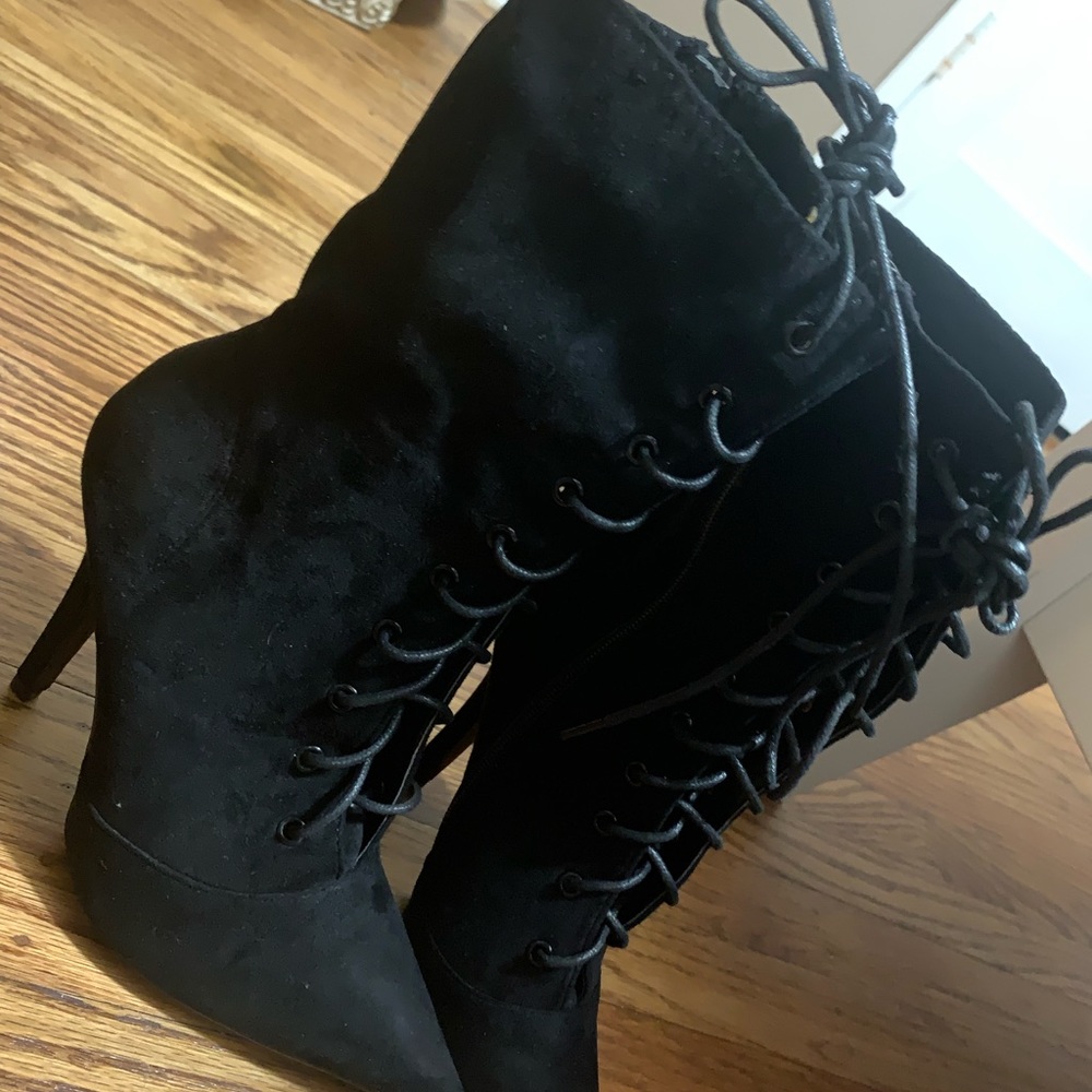 High heel boot